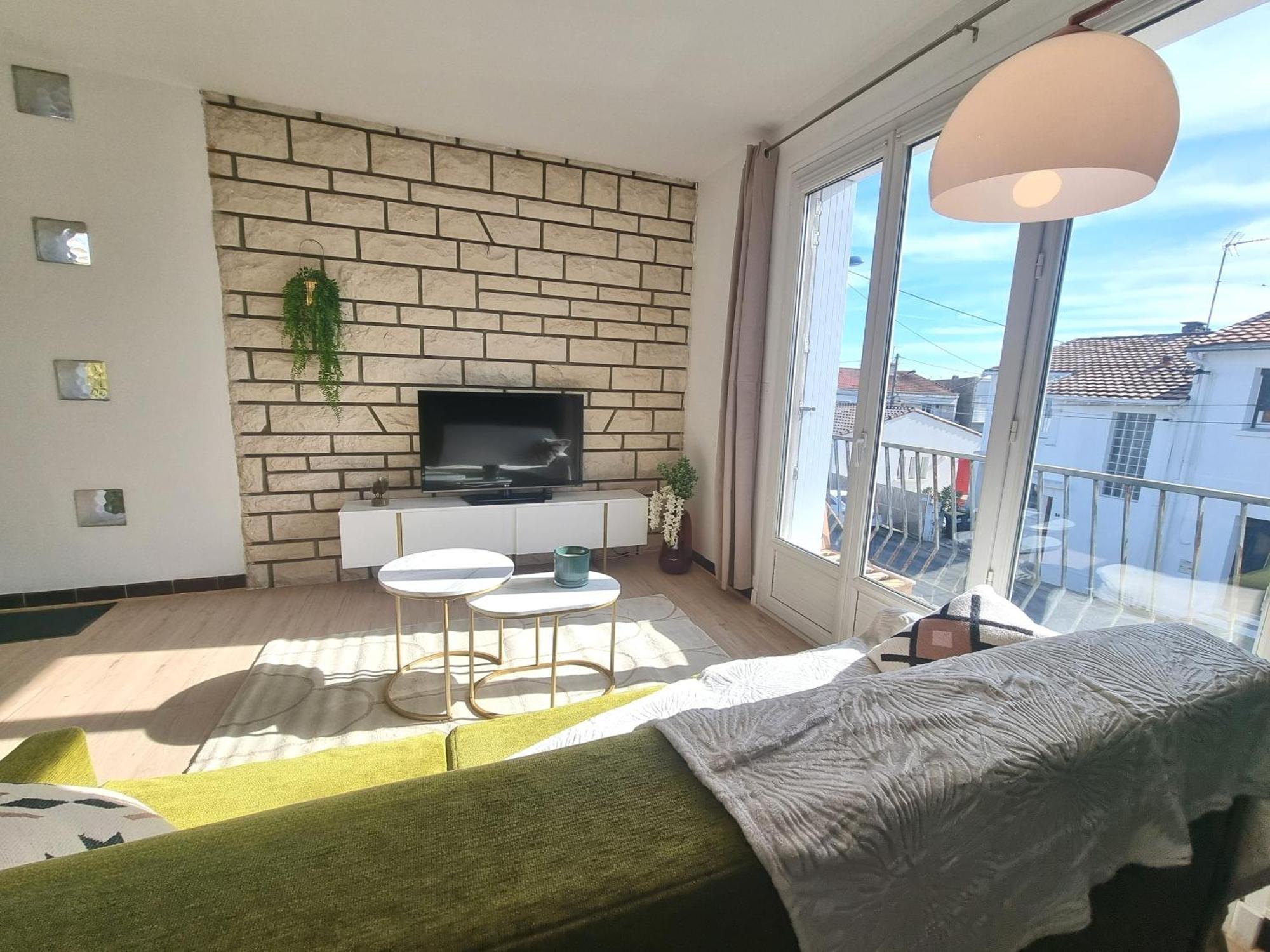 Les Pieds Dans L'eau 200m Apartment